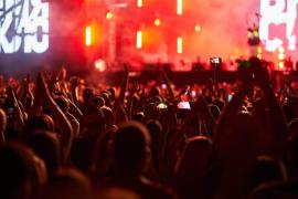 CEO-ul Astronomer, surprins în ipostaze controversate la un concert Coldplay