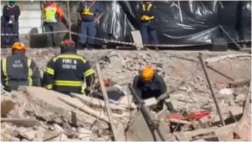 Un bărbat a fost scos în viață de sub dărâmături la 5 zile după ce o clădire s-a prăbușit, în Africa de Sud. Salvatorii au săpat și cu mâinile goale