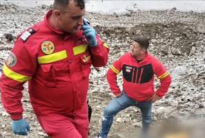 Turista care a căzut 30 de metri în gol, în Munţii Rodei, a murit. Autorităţile iau în calcul inclusiv ipoteza unei crime