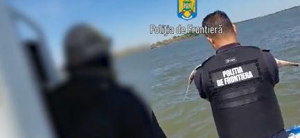 Bărbat din Tulcea, prins în flagrant în timp ce pescuia ilegal sturion. Când a văzut poliţiştii, a aruncat prada în Marea Neagră