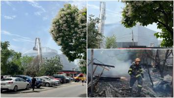 Incendiu în Bucureşti. Flăcările au cuprins o clădire din cartierul Rahova. Intervin pompierii cu 12 autospeciale