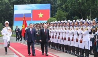 Vladimir Putin nu obţine niciun ajutor consistent după vizita în Vietnam. Hanoi nu vrea să supere marile puteri