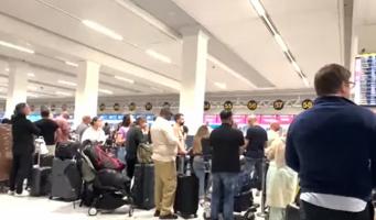 Zeci de zboruri anulate după o pană de curent pe aeroportul din Manchester. Peste 90.000 de pasageri au fost afectaţi