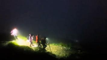 Misiune de salvare în Făgăraş. Şapte turişti au cerut ajutorul salvamontiştilor după ce i-a prins noaptea pe traseu, fără lanterne