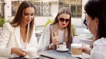 Cafeaua de specialitate, tot mai populară în România. Cât costă o ceaşcă la o cafenea din Capitală