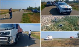 O fată de 18 a murit călcată de TIR, pe un drum din Buzău. Ar fi încercat să traverseze prin spatele unui microbuz