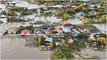 Veştile meteorologilor după catastrofa din Moldova. Zonele lovite la noapte de ploi şi vijelii: avertizări de cod galben