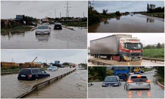 Mașini sub ape, străzi inundate și copaci doborâți de vânt în Constanța. A plouat într-o zi cât pentru o lună și jumătate