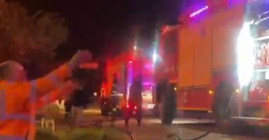 Incendiu într-un apartament din Năvodrari, după ce un locatar a uitat o oală pe aragaz. 12 persoane evacuate din bloc