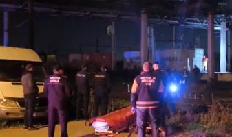 "Striga sunaţi salvarea!" Un adolescent s-a electrocutat după ce a căzut din greşeală pe un tren, în Iaşi. Ar fi încercat să facă parkour