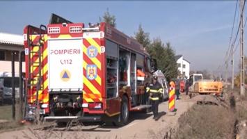 Bărbat din Alba Iulia, îngropat până la piept sub un mal de pământ. Pompierii l-au salvat în ultimul moment