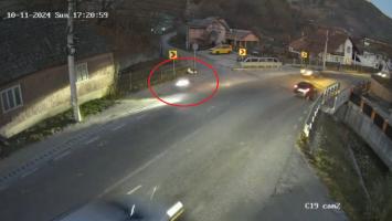 Tânăr în comă după ce s-a înfipt cu motocicleta într-un stâlp, pe o șosea din Maramureş. Dezastrul a fost filmat