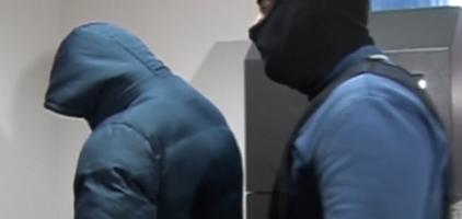 Un poliţist de la Penitenciarul Bistriţa a trecut de cealaltă parte a legii. A fost prins cu o şpagă de 1.500 €