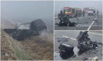 Imagini de groază filmate pe DN 56, la 15 kilometri de Calafat. Bucăţi din caroserii au zburat pe şosea, după ce o şoferiţă a intrat cu maşina pe contrasens