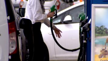 Carburanții s-au scumpit din nou, pentru a opta oară în noiembrie. Cât costă acum un plin de motorină sau de benzină