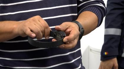 Brățările electronice pentru suspecți, extins în totî ţara. Vor fi purtate şi de persoanele aflate în arest la domiciliu sau sub control judiciar