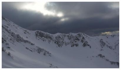 Strat de zăpadă de peste 40 centimetri la Vârful Omu. Sunt posibile avalanşe