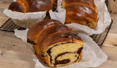 Cozonacul cântăreşte mai mult în bugetul de sărbători. Cine nu-şi permite să cumpere poate achita în rate