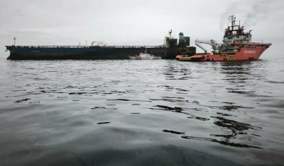 Elicopter bulgar aprovizionează nava rusă "Kairos" după atacul ucrainean. Echipajul urmează să fie evacuat