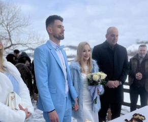 "Dintr-o simplă glumă, am ajuns la căsătorie". Doi tineri din Sibiu, poveste de iubire ca-n filme