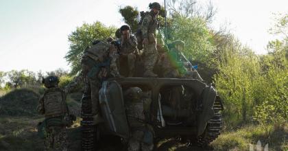 Zelenski cere echipamente noi pe front: "Armele evoluează mai rapid decât deciziile politice"