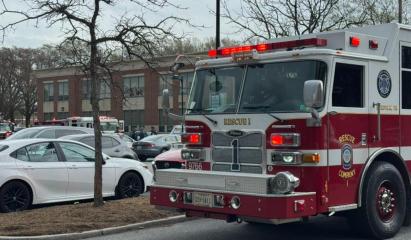 Două persoane au fost rănite în urma unui atac armat la o universitate din SUA. Atacatorul a fost ucis