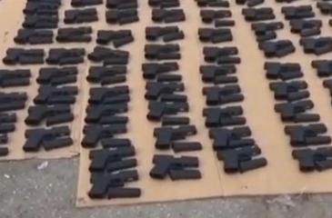 106 pistoale şi mii de pachete de ţigări, găsite într-un TIR din Turcia. Unde trebuia să ajungă "transportul"