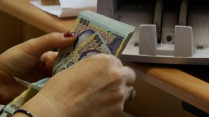 Tinerii, ajutaţi de stat să ia cel puţin 5.000 de lei salariu la angajare. Şomajul în cazul lor e de 30%