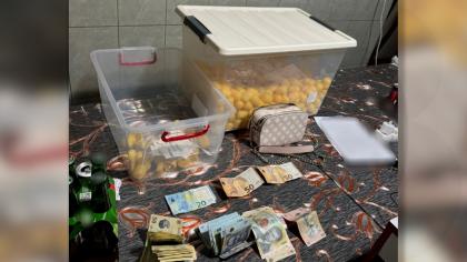 Cum păcălea un tânăr de 22 de ani oameni cu tombole în online. Victimele credeau că pot câştiga maşini sau cai