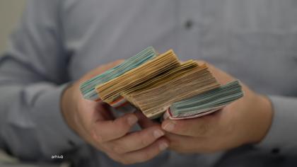 O contabilă de 63 de ani, suspectată că a furat jumătate de milion de euro din bugetul ISJ Constanţa