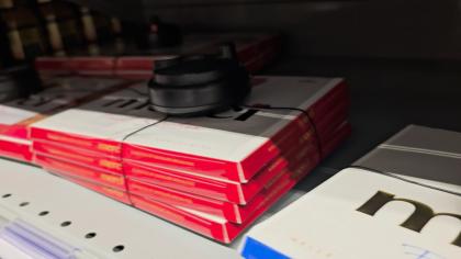 Efecte ale scumpirilor: alimente de bază, produse de igienă şi dulciuri, protejate cu sisteme anti-furt