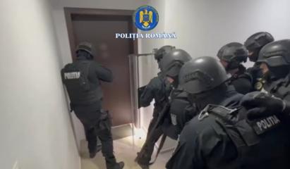 Femeie sechestrată de fostul iubit într-un apartament din Capitală. Trupele speciale au intervenit în forţă