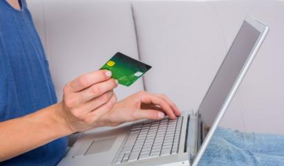 "Te trezești că ți-a luat banii". Ţeapa care i-a făcut pe mai mulţi constănţeni să-şi anuleze cardurile