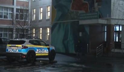 Primele ipoteze în cazul elevului găsit inconştient în baia unui liceu din Bucureşti. Ce ar fi consumat