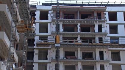 Un bloc de 9 etaje, construit ilegal, blochează o instalație NATO în România