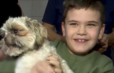 Drama lui Andrei, copilul cu sindrom Volkmann: 2 operații în Viena îi pot reda șansa la o viaţă normală