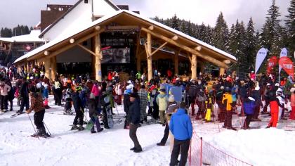 A început vacanţa de schi, iar staţiunile sunt pline. Cât plătesc părinții pentru tabăra unui copil