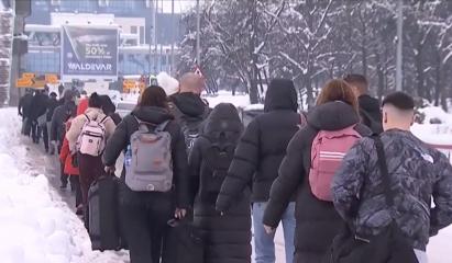 "Eveniment unic" la Otopeni: 16 curse anulate de ninsori. "Cu vremea nu te pui"