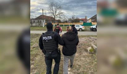 Şase bărbaţi, reţinuţi după ce au racolat şi violat patru copile de 14 ani, în Timiş. Cum le ademeneau