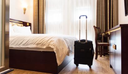 Prosoape, telecomenzi și capace de toalete. Cele mai neobişnuite lucruri pe care turiştii le fură din hotel