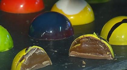 Ciocolata devine artă: praline cu ingrediente exotice la târgul din Capitală