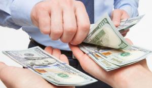 Ce s-a &icirc;nt&acirc;mplat cu milionarul acuzat că și-a ascuns al doilea salariu de 1.200.000