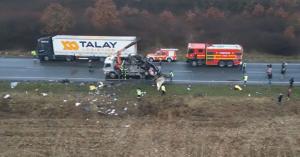 Ultimul supravieţuitor al accidentului teribil din Timiş a părăsit Rom&acirc;nia! A călătorit intubat cu avionul