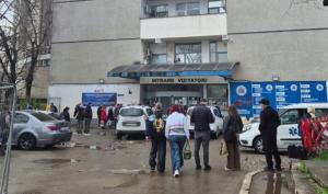 Continuă scandalul, la o zi după infarctul lui Mircea Lucescu. Revolte &icirc;n faţa Spitalului Universitar