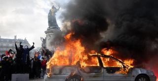 Bilanţul protestelor violente din Franţa: 1.800 de persoane reținute și peste 500 de polițiști răniți