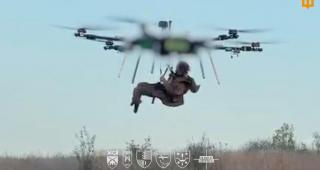 Premieră pe frontul din Ucraina: un soldat rănit a fost evacuat cu o dronă