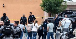 O directoare adjunctă ucisă și 3 persoane rănite &icirc;ntr-o şcoală din Mexic atacată de 2 fraţi, foşti elevi