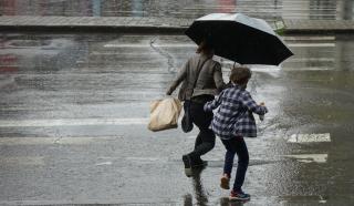 Ploile pun stăp&acirc;nire pe sudul țării. Cod galben &icirc;n București și alte 7 județe
