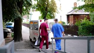 Dependenţii de droguri, plimbaţi &icirc;n cerc la nesf&acirc;rşit. La 25 de ani, a ajuns de 10 ori la Obregia