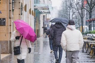 Aer polar peste Rom&acirc;nia. Frig, furtuni și vijelii &icirc;n următoarele patru săptăm&acirc;ni. Prognoza pentru București